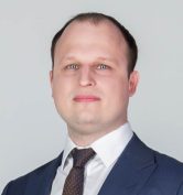 Кривобородов_обработанное фото_светлый фон_для сайта